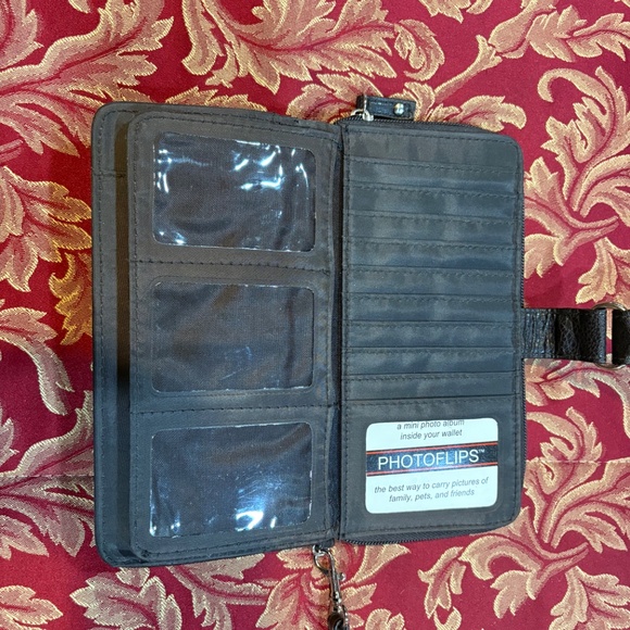 Brown Billfold, Purse ,Clutch, Lots of pockets Women's - Picture 2 of 8